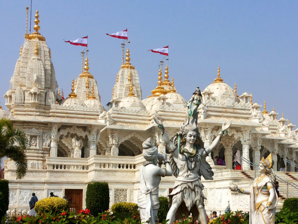 How to Reach Swaminarayan Temple Bhuj